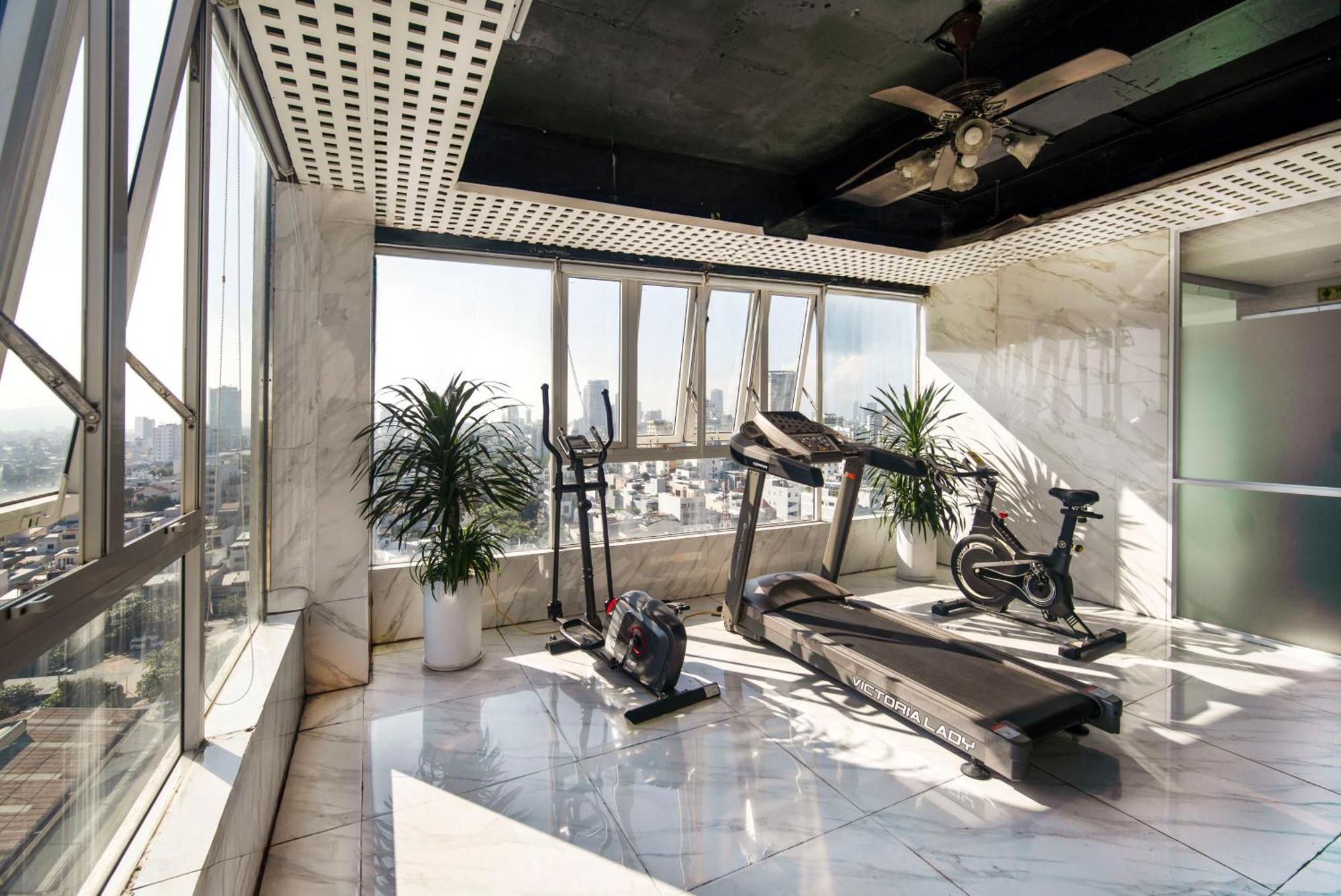 Crystal Hotel By Ha My Da Nang Buitenkant foto